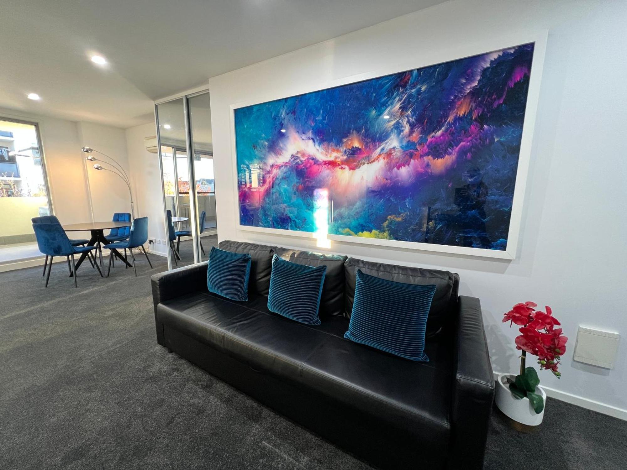 Apartment 2br Gungahlin Square Luxe Super Wifi Wine Secure Parking *